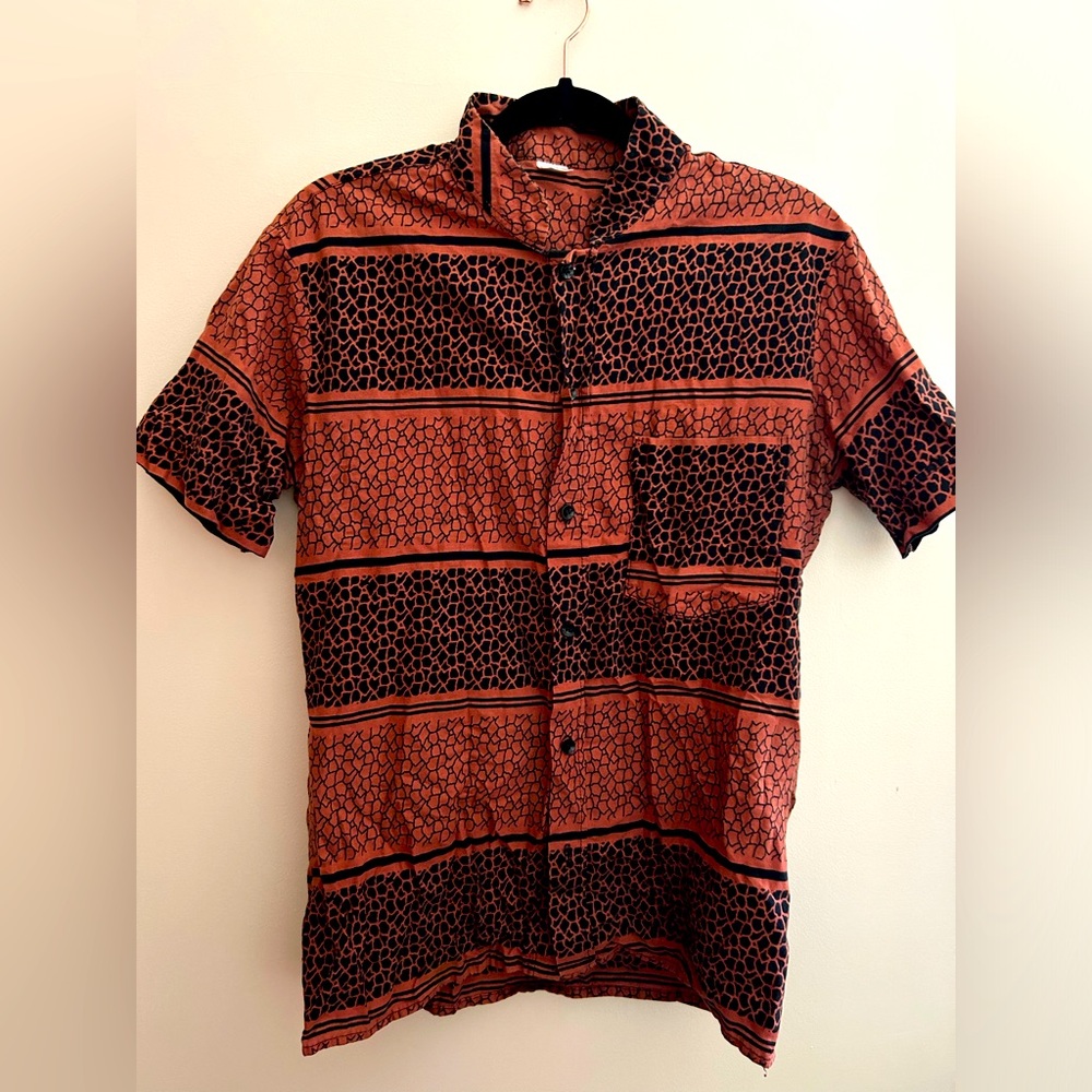 Brown shirt, African cut